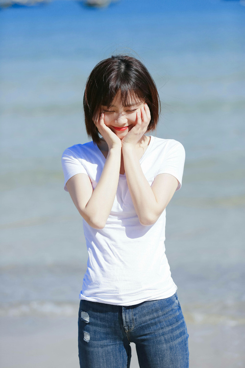 呜呜两根一起会坏的,把腿分大点塞东西毛笔