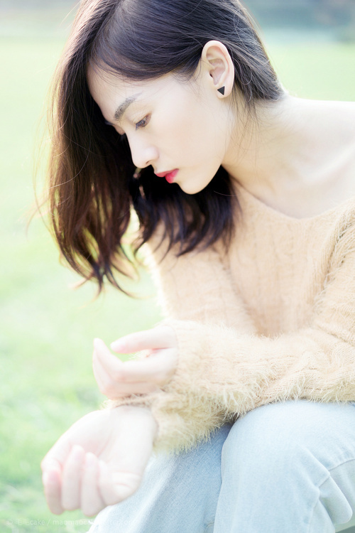 小玲和公第八章 在她打电话一撞一顶律动