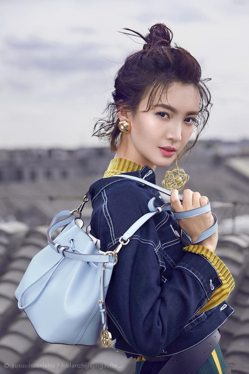 女邻居夹得好紧太爽了 别哭忍着点我慢慢的就不疼了