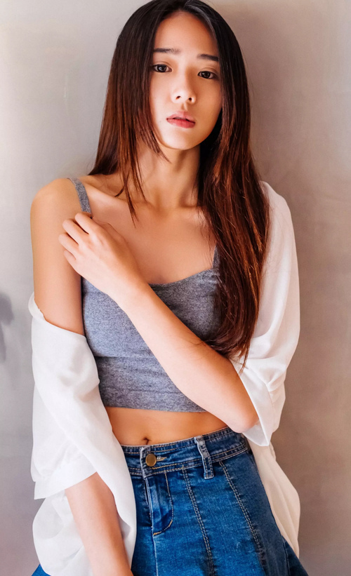 女邻居夹得好紧太爽了,小妖精撞得你舒不舒服