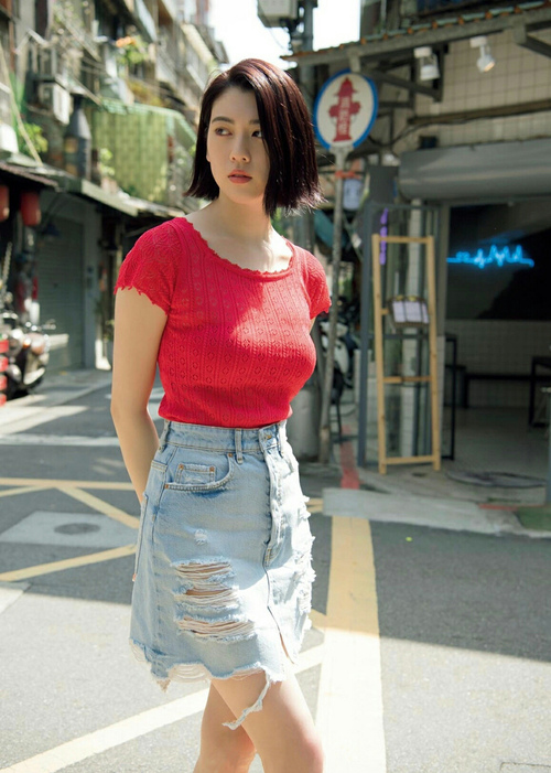 丫头躺好我要进去了 快穿吃肉一女多男