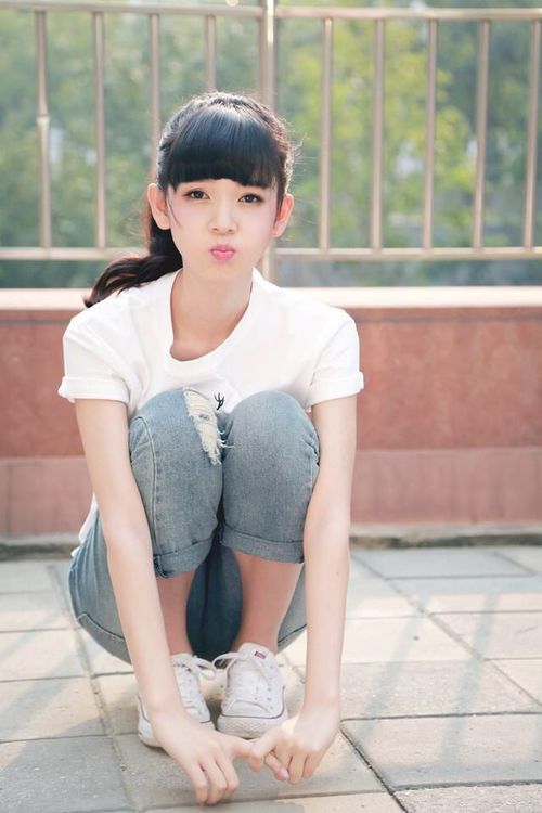 随着马车的颠簸进入更深,美女张开双腿让男生桶