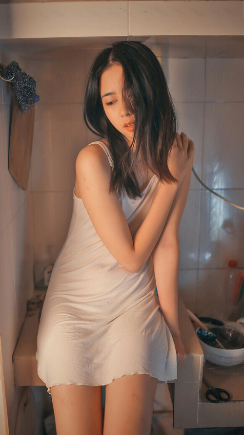 我洗碗时在厨房要了我,宝贝儿去阳台上做