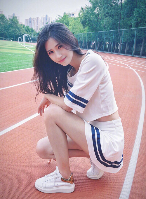 女的叫将素秋的儿媳文 王爷的欲妃h
