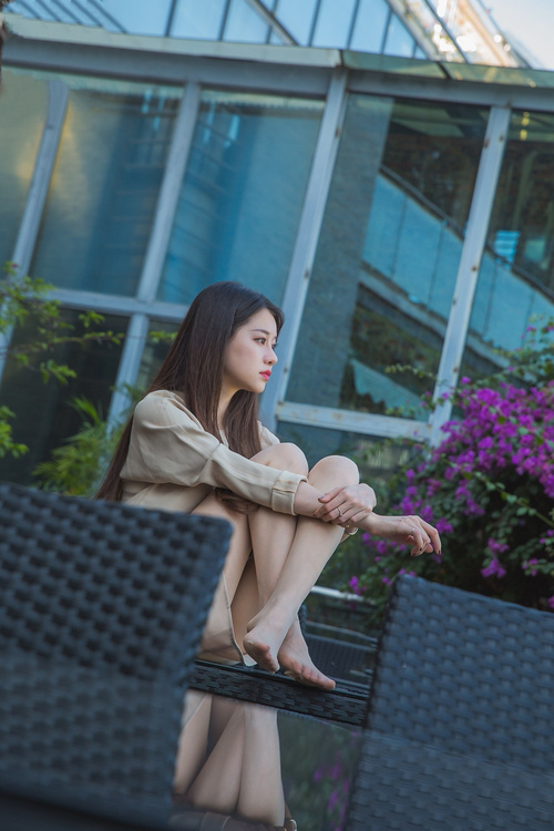 老汉玩小嫩苞小说,女同学叫我去她家卧室做