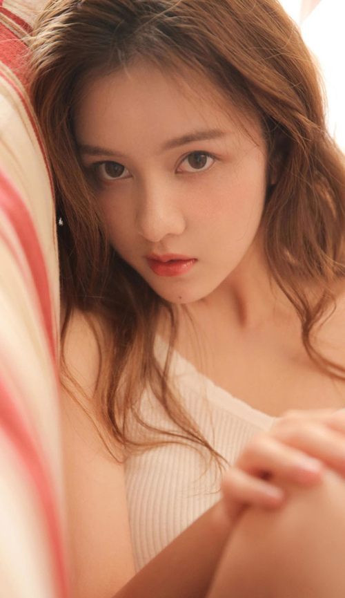 刚考完妈妈就让我玩她 大狼狗卡住了我的子宫