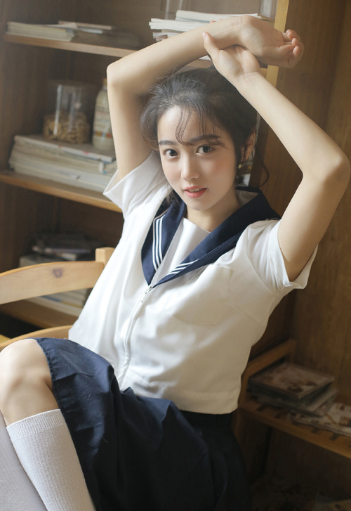 被征服的女明星1至40章 m—卫生间征服岳