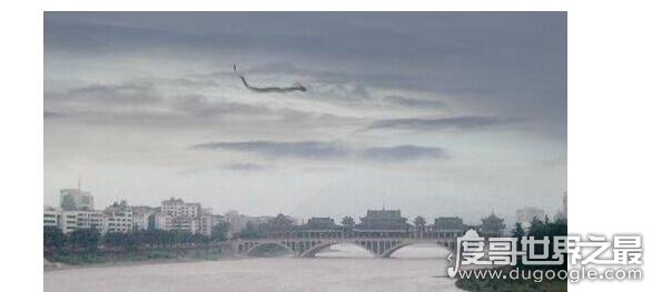 世界上有人拍到龙王，有网友自曝在青海湖上亲眼看到了龙王