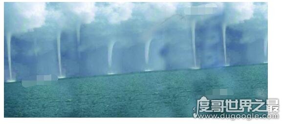 青海湖龙吸水，1小时内出现九龙吸水现象实属罕见