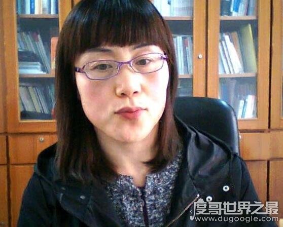 邹智文与相差20岁女教授石正方相恋，曝光后引起广大网友热议