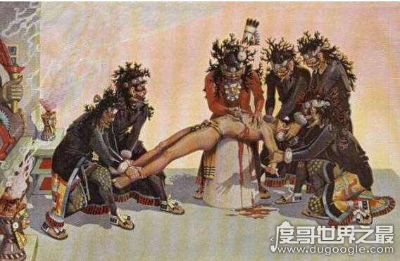 残忍恐怖的活人祭祀，父母看着子女牺牲不准流一滴眼泪