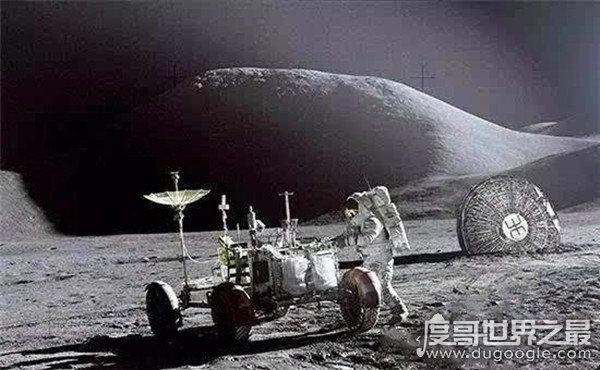 玉兔号发现外星人基地，吓得美国50年来不敢登月(或被警告)