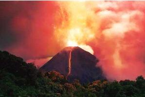 巴厘岛火山爆发频繁，或是太平洋火环活跃的引子(视频)