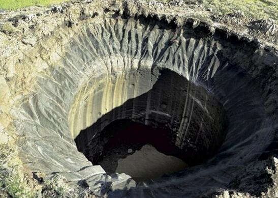 俄罗斯天坑，地下甲烷气体爆炸相当于11吨炸药