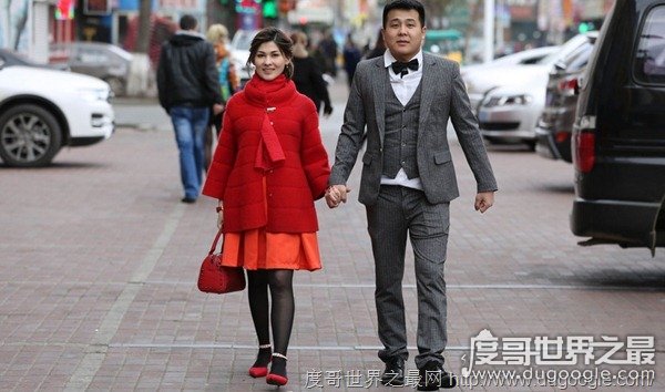 俄罗斯性感女孩没人娶，希望与中国男女搭配解决问题