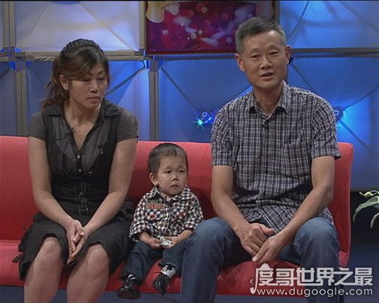 现今中国最矮的男性，小矮人吴康身高仅72厘米(23年仅长高22厘米)