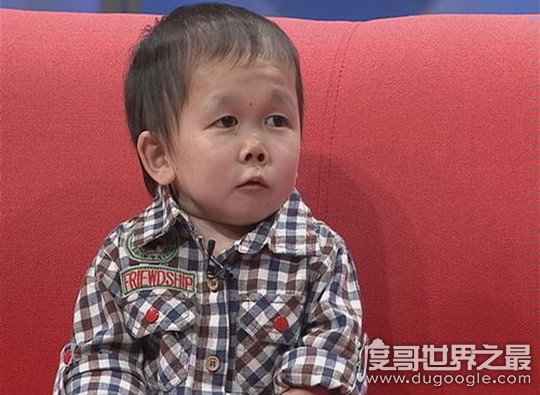 现今中国最矮的男性，小矮人吴康身高仅72厘米(23年仅长高22厘米)