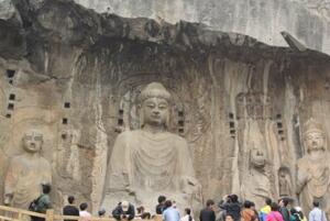 龙门石窟中的最大佛像，卢舍那大佛(也被称为“武则天”像)