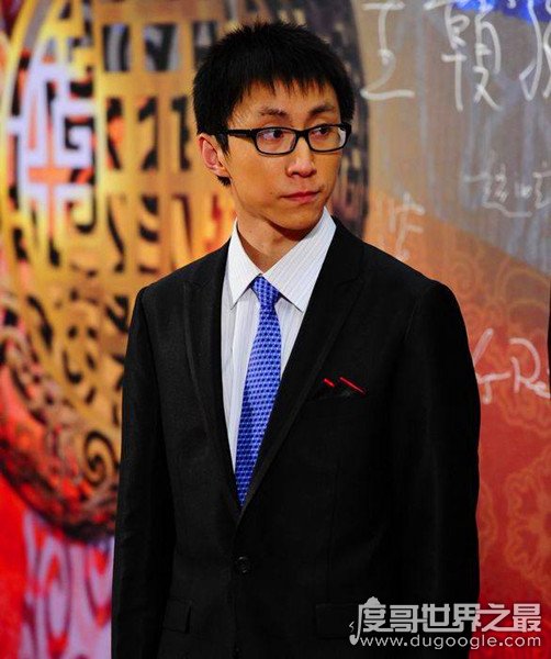 中国最年轻的教授，刘路(年仅22岁成为正教授级研究员)
