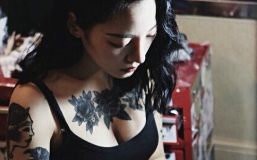 正妹刺青师tattooist