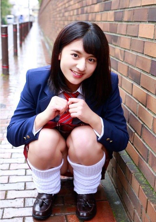 20岁德江香奈(德江かな)嫩出水的妹子写真图集欣赏