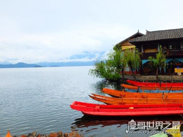 泸沽湖在哪里，是四川与云南的界湖(也是中国第三大深水湖泊)