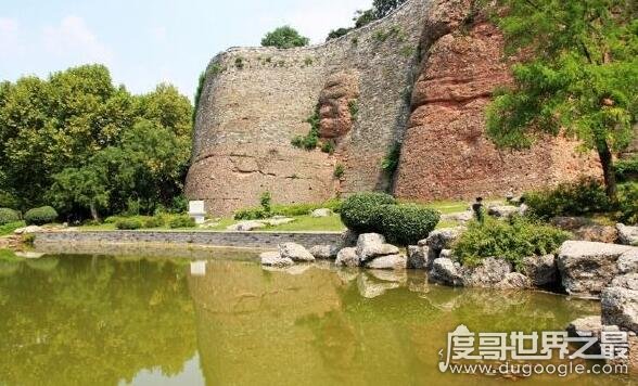 石头城是哪个城市，是南京的别称(石头城景区的介绍)
