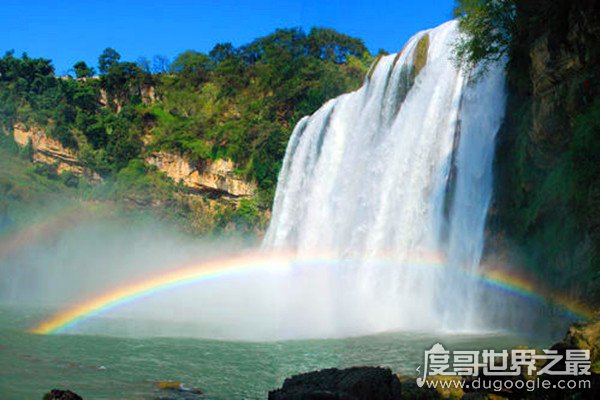 中国最大的瀑布，黄果树瀑布(最高流量达290立方米/秒)
