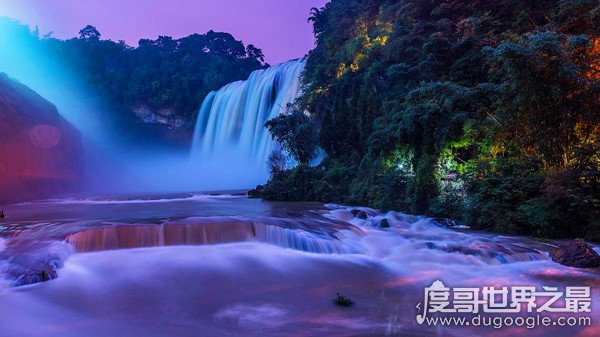 中国最大的瀑布，黄果树瀑布(最高流量达290立方米/秒)