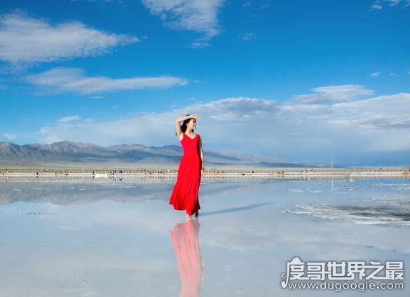 抖音上的茶卡盐湖在哪里，是位于青海省内的天然结晶盐湖