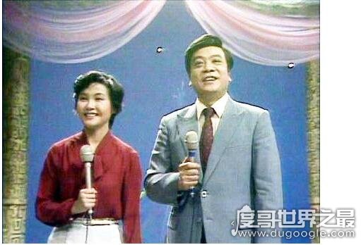 第一届春节联欢晚会，1983年春晚开创了看春晚吃年夜饭的先例