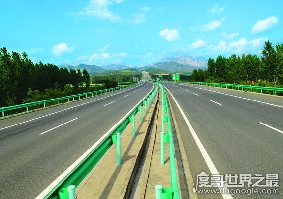 中国最长的高速公路，同三高速公路全长5700千米