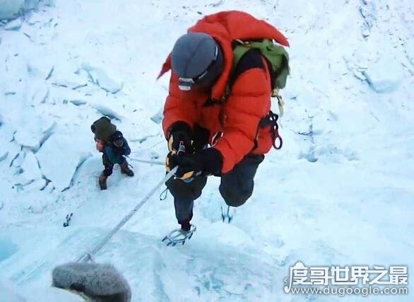 第一个双腿假肢登顶珠峰的人，夏伯渝(克服截肢和癌症登顶珠峰)