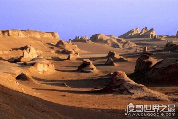 中国最热的地方，吐鲁番火焰山66.7℃(世界最热之地71℃)