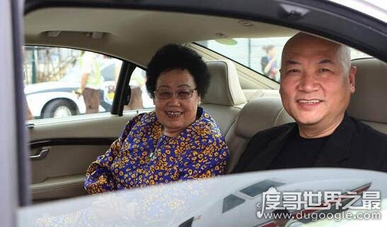女富豪陈丽华前夫叫王友发，因婚内出轨导致两人离婚