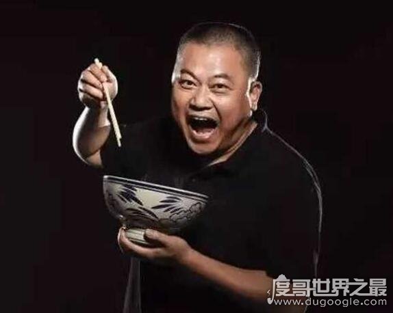 陈晓卿自从拍了《舌尖上的中国》，引爆了大家对传统美食的喜爱