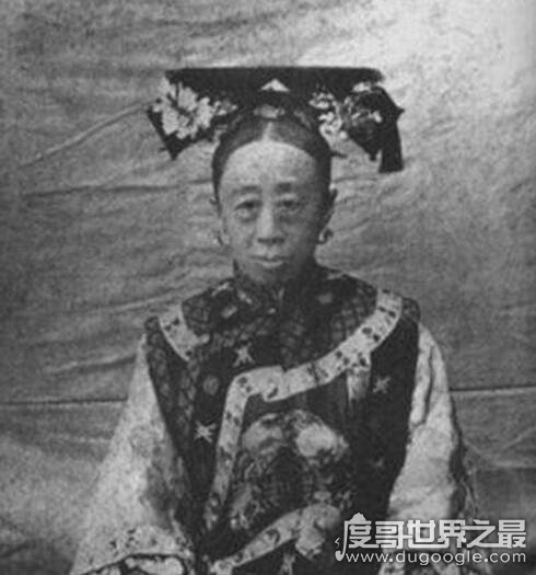 荣寿公主12岁出嫁17岁守寡，敢当面批评慈禧打扮妖冶