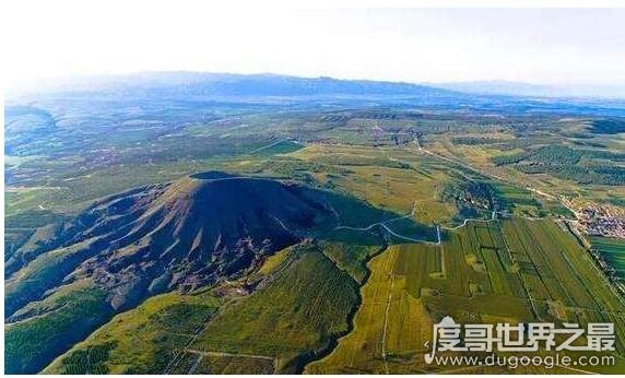 中国最大的火山群，大同火山群(一共有30多座火山)