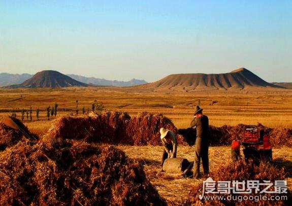 中国最大的火山群，大同火山群(一共有30多座火山)