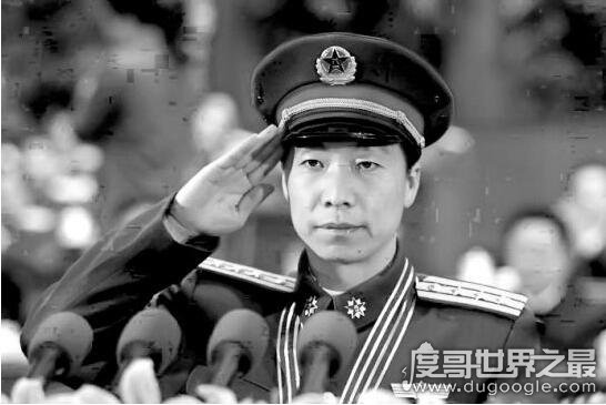 中国太空第一人杨利伟登月时间，2003年10月15日9时起飞