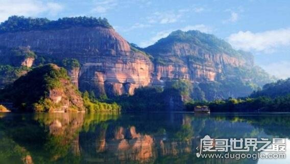 中国广东四大名山，丹霞山/西樵山/罗浮山/鼎湖山