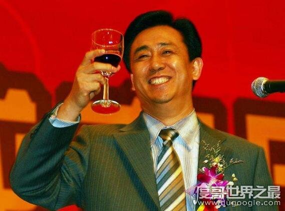 2017年中国首富是谁，许家印2815.56亿荣登榜首(只坐了半天)