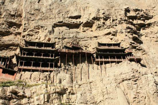 世界十大最奇险的建筑之倒悬空寺，前是悬崖后有峭壁