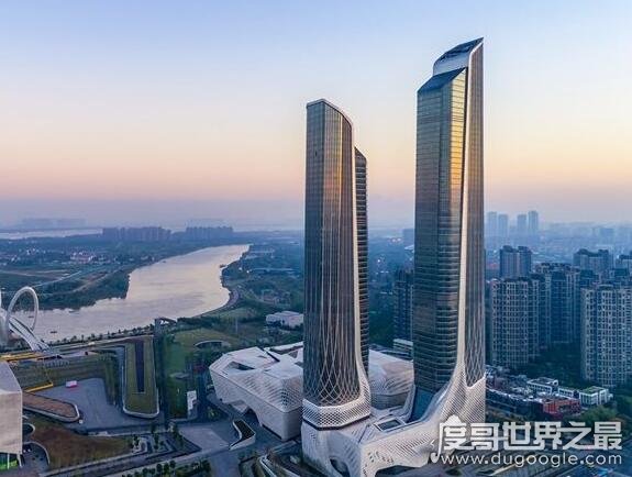 南京第一高楼，紫峰大厦高度450米(南京最高建筑排名)