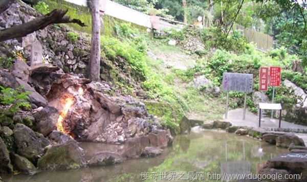 中国最不可思议的8大喷泉,水火泉,含羞泉,喷乳泉,毒气泉