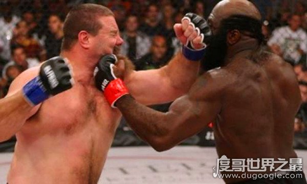 打架之王kimbo slice，膨胀到去打职业UFC(第一场就惨遭教训)