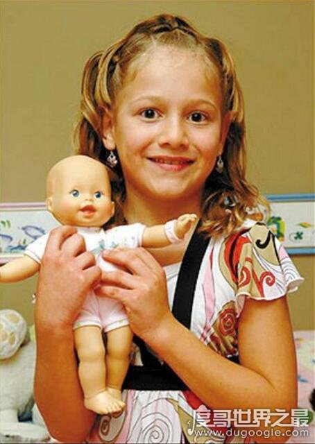 世界最小的变性人，乔茜·罗米罗(美国7岁男孩变成女孩)