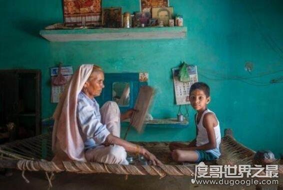 世界最高龄产妇，印度老太太74岁生下龙凤胎(丈夫当时83岁)