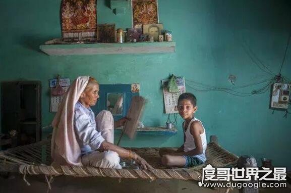 世界上年龄最大的妈妈，老太太74岁生下一对龙凤胎