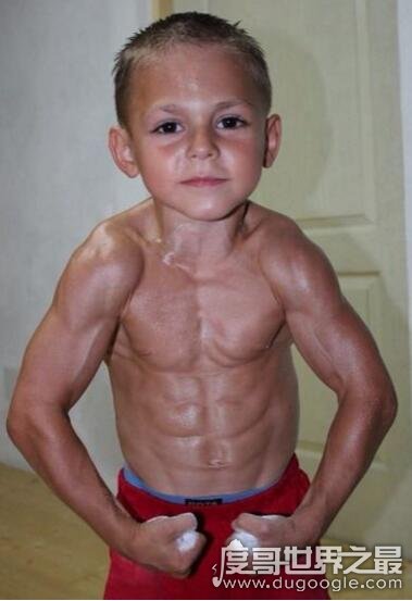 世界上最强壮的男孩，朱利亚诺·斯特勒(5岁时打破世界纪录)